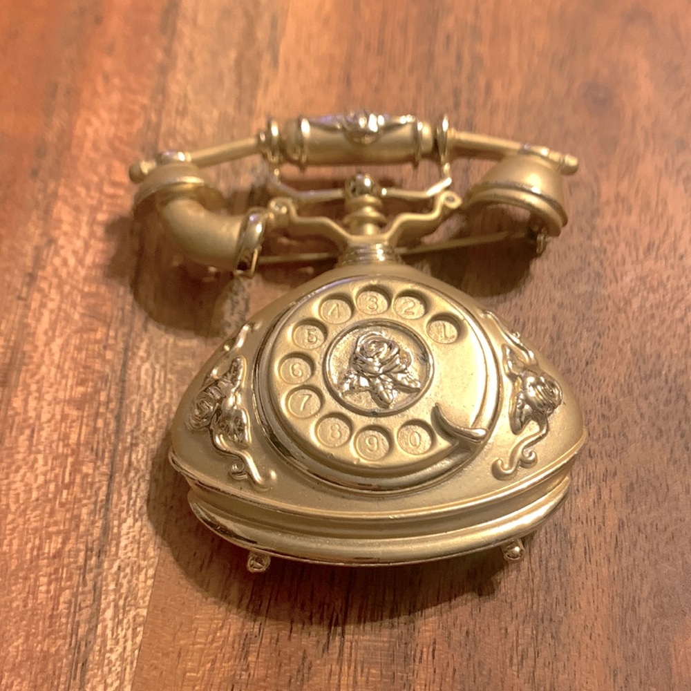 AJC 1980 Vintage Gold Antique Rotary French Telephone Brooch
